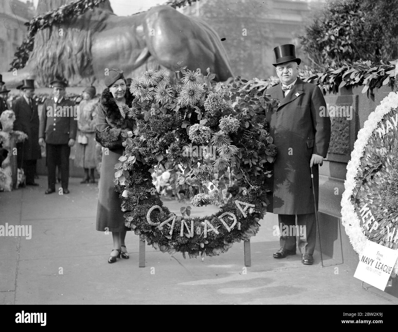 Trafalgar Day, Trafalgar Square, London. Mr George Howard Ferguson, High Commissioner from Canada, with the Canadian wreath. 1933. Stock Photo
