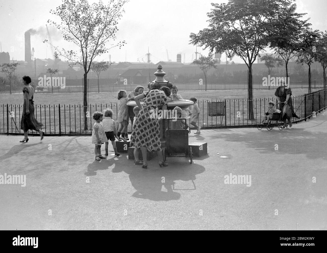 Outing to the park on a summers day. 1933 Stock Photo