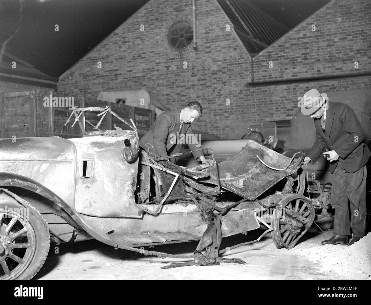 Car fire in Rochester Way. 3 November 1934 Stock Photo