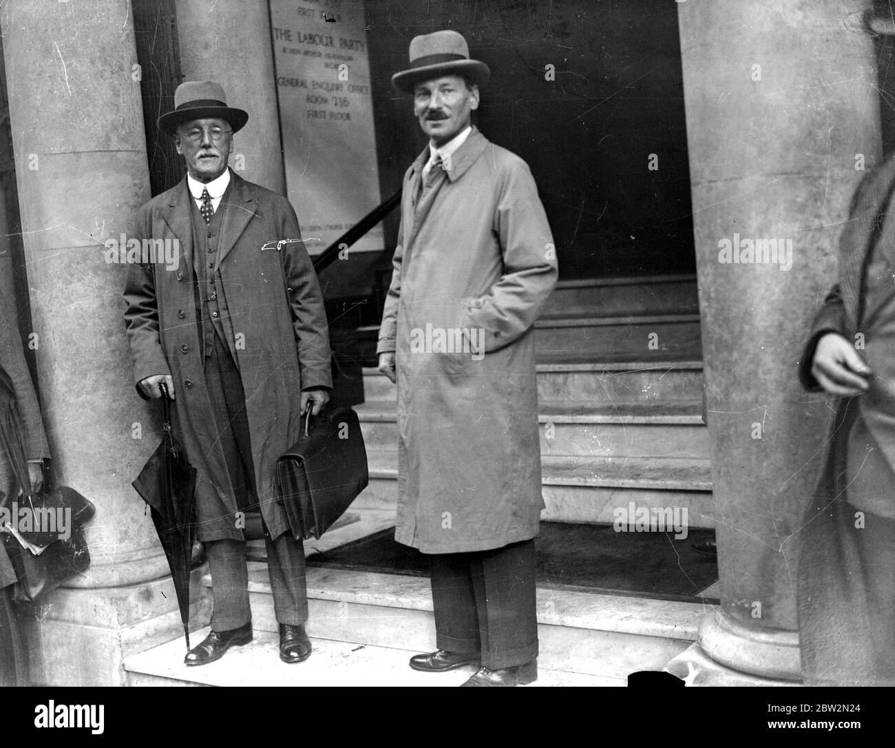 Meeting at Transport House on the question of the leadership of Labour Party. Major Attlee (right) 8 October 1935 Stock Photo
