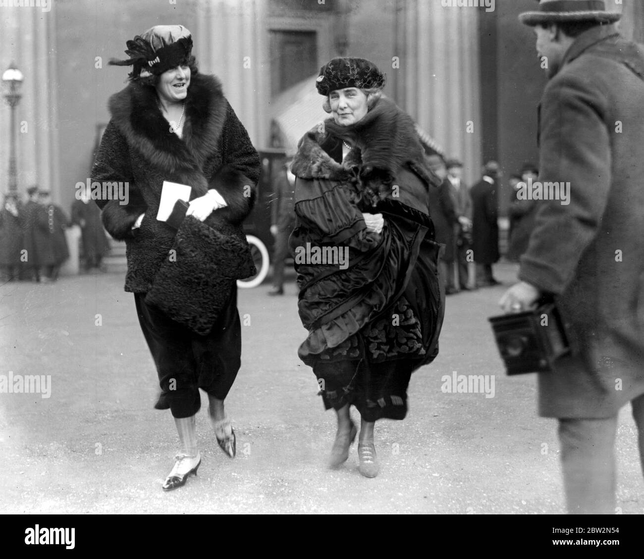 Wedding of Hon Roland Cubitt and Miss Sonia Keppel at the Guards Chapel. Lady Maud Warrender and Lady Randolph Churchill. 17 November 1920 Stock Photo