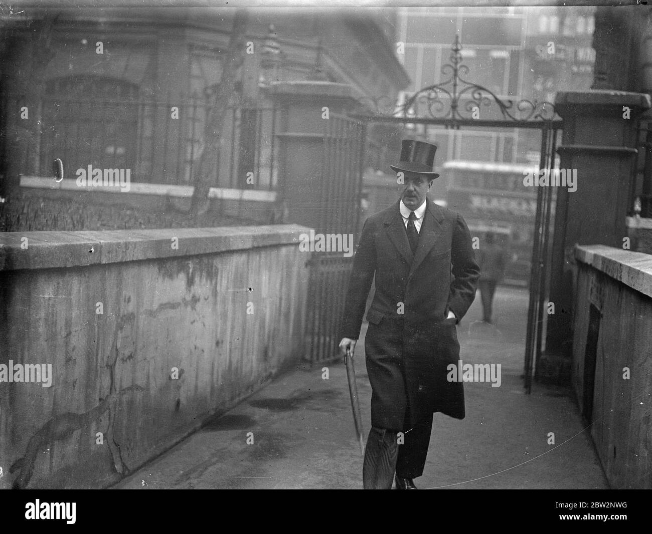 Memorial service for Mr Edgar Wallace . The memorial service for Mr Edgar Wallace the great novelist and playwright who died in Hollywood , took place at ST Brides church , Fleet Street , London . Lord Stanley , son of Earl of Derby , arriving for the service . 15 February 1932 Stock Photo