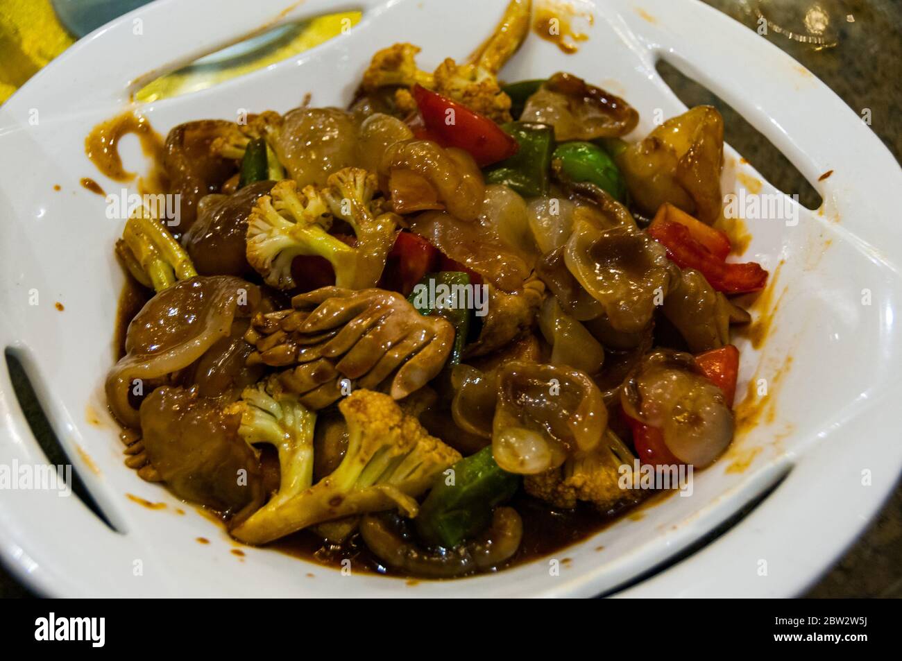 Traditional Min Cuisine dish containing kidney and jellyfish along with vegetables served at a local restaurant in Fuzhou Stock Photo