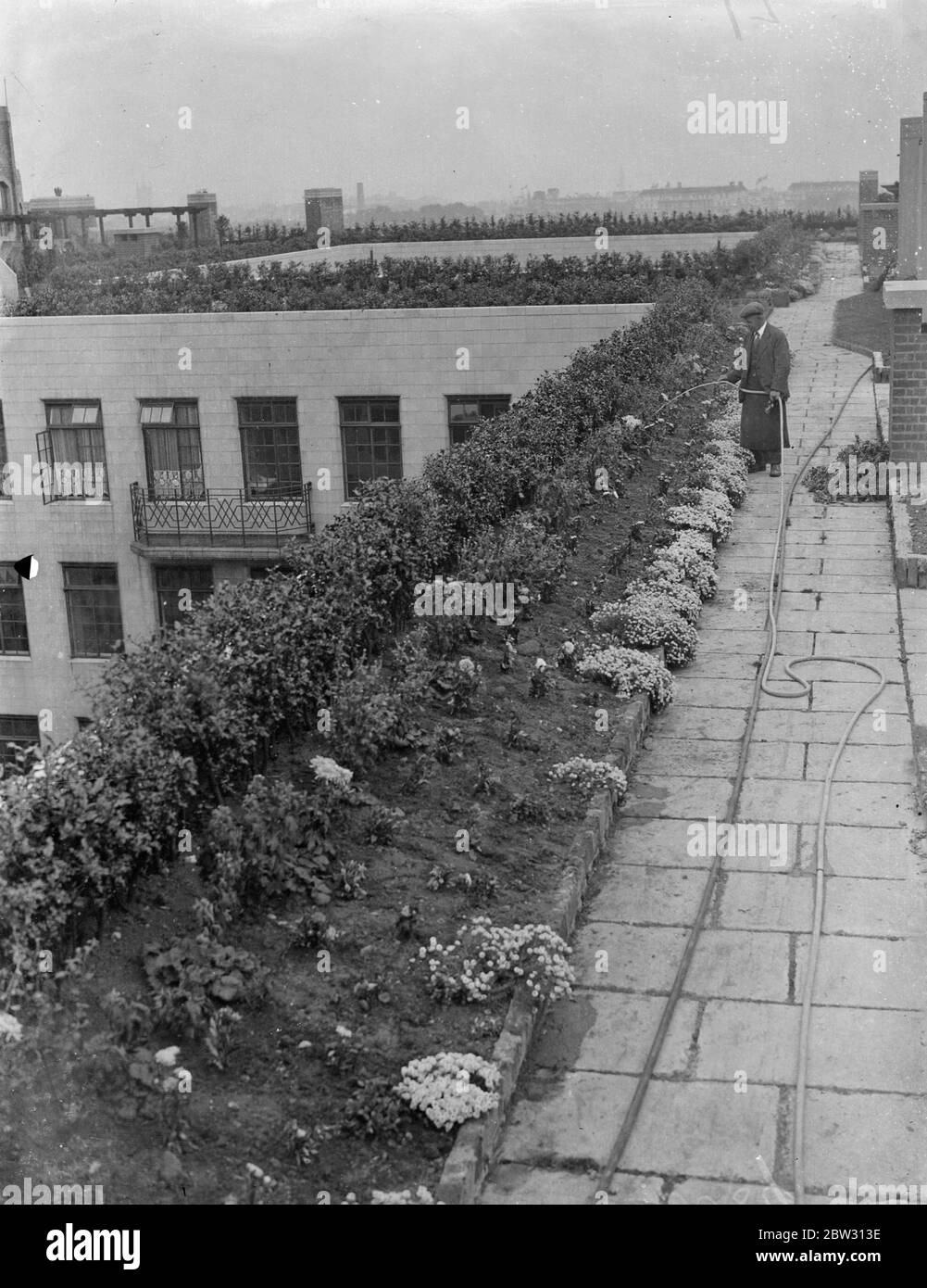 Berkeley Court , roof garden . 1932 Stock Photo