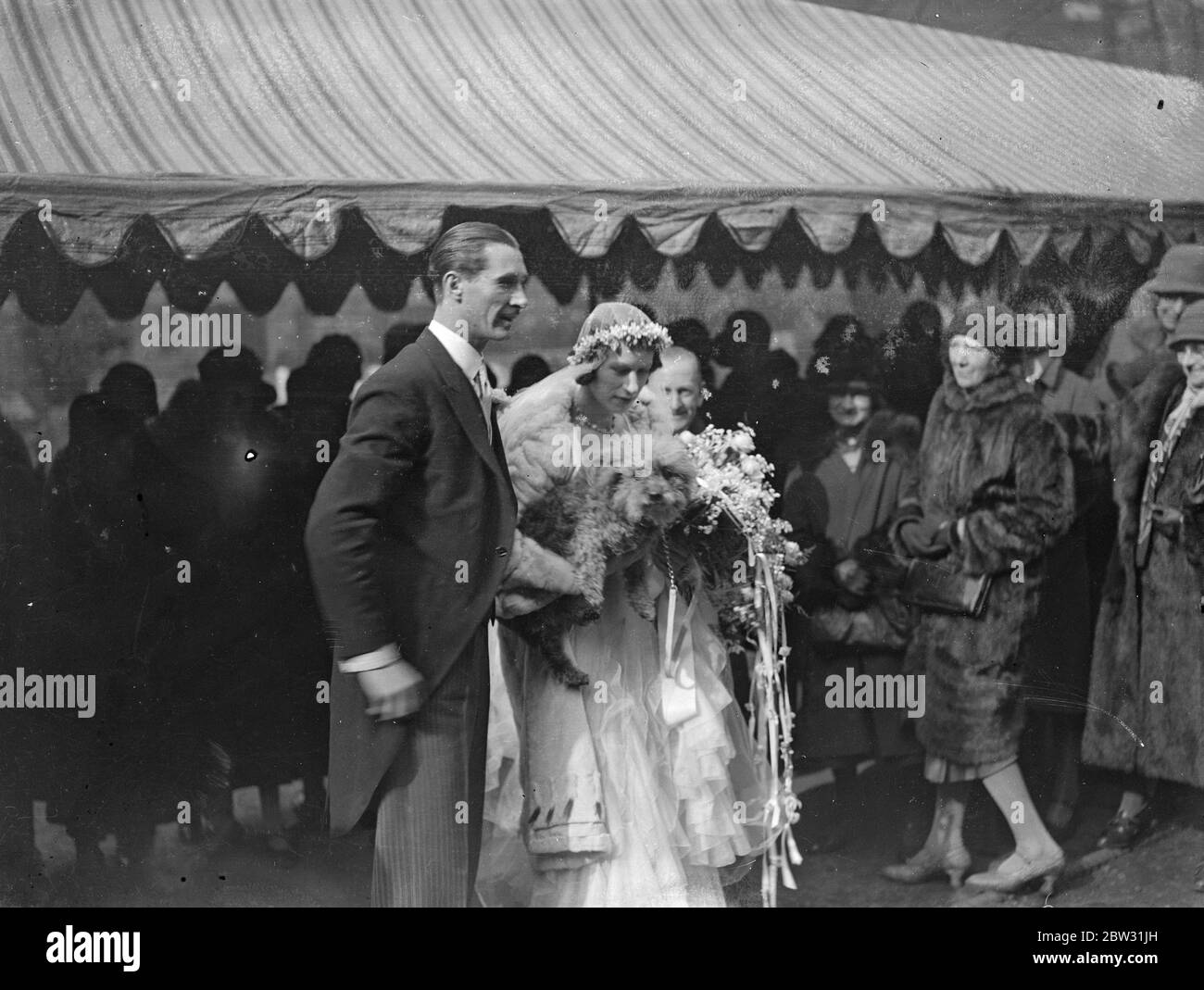 Peter Pan weds famous Ruthven twin . The marriage of Mr Peter Llewelyn Davies , the original of