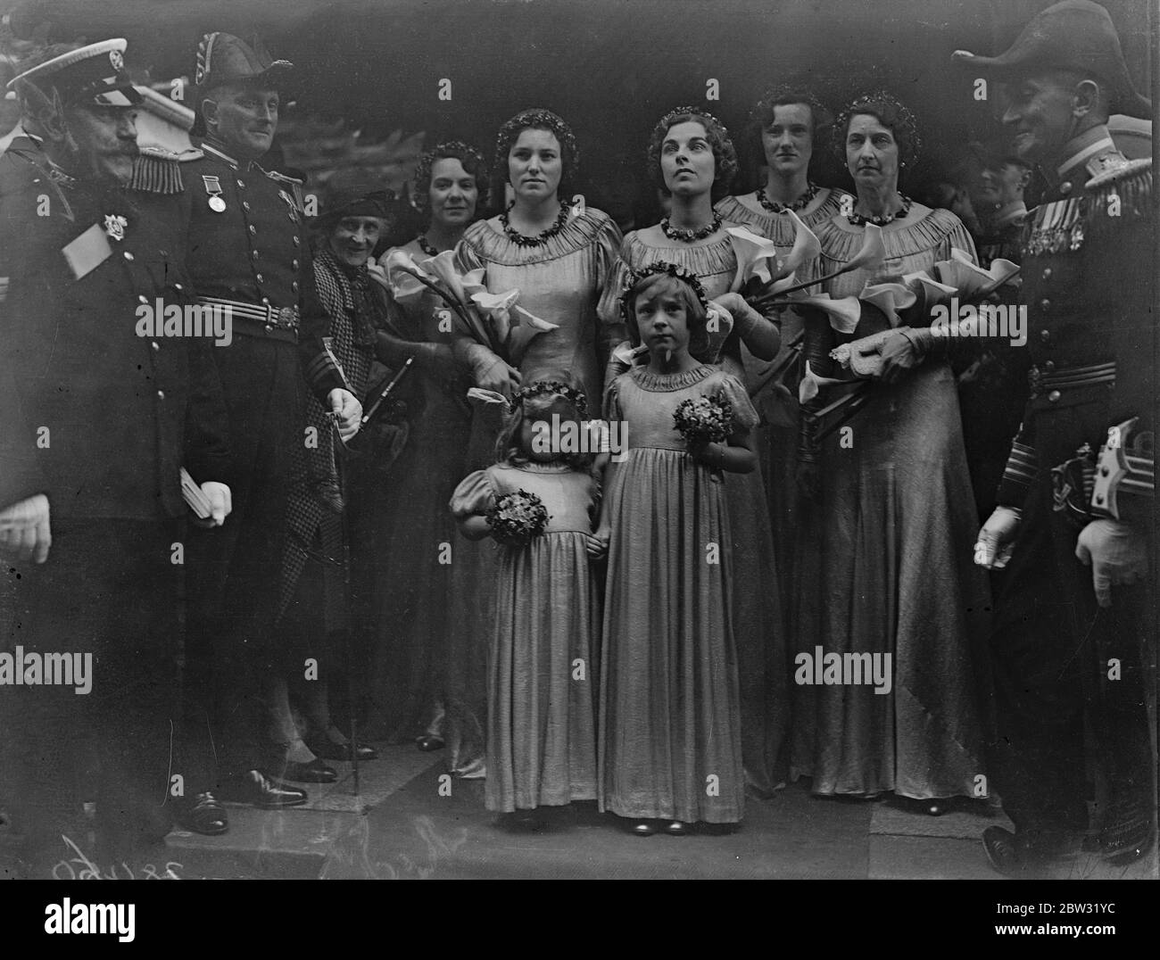 Wedding of Miss Daphne Watson to Lt Commander the Hon John Micheal  Southwell . 29 September 1932 Stock Photo - Alamy, image size:1300x1076
