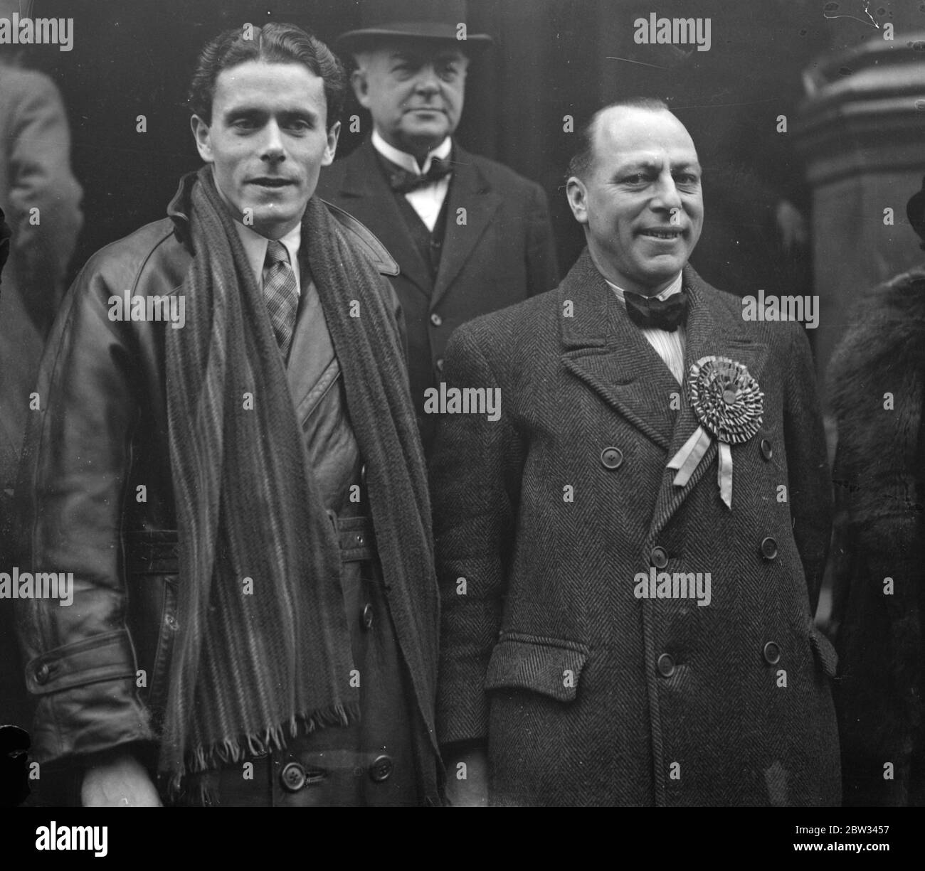 Candidates nominated at South Croydon by election . Candidates for the South Croydon by election handed in their nomination papers at the Croydon Town Hall . Mr Rudolph Messel ( left ) Labour shaking hands with Mr H G Williams ( Conservative ) after handing in their nomination papers . 29 January 1932 Stock Photo