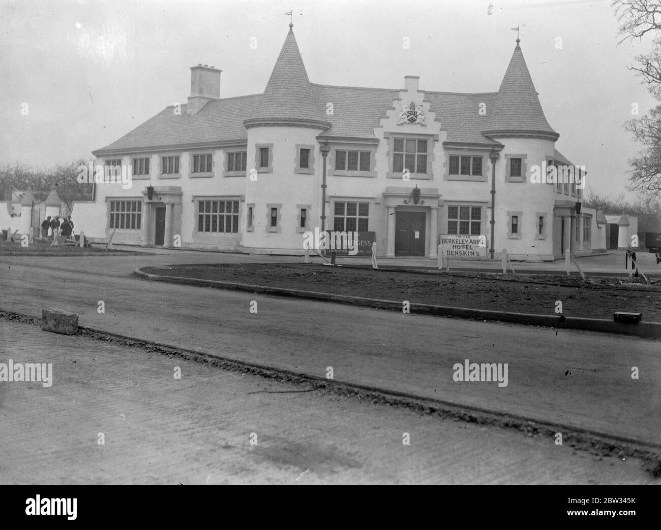 Public house in the form of a French chateau . A new public house which has been erected on the Grat West road near the Staines bypass , has been built to resemble a French chateau . The new chateau like public house on the Great West road . 6 February 1932 . Stock Photo