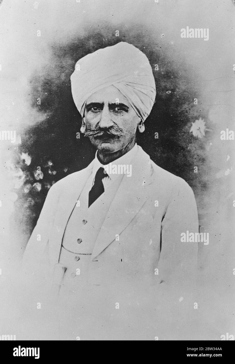 Prime Minister of kashmir resigns . Sir Harold Kisham Kane , the Prime Minister of Kashmir , is resigning on account of extreme ill health and old age . Kashmir has for some time had attention focussed on it on account of the trouble there which necessitated the Maharaja of Kashmir calling in the air of British troops . Sir Hari Kisham Kane , the retiring Prime Minister of Kashmir . 15 March 1932 Stock Photo