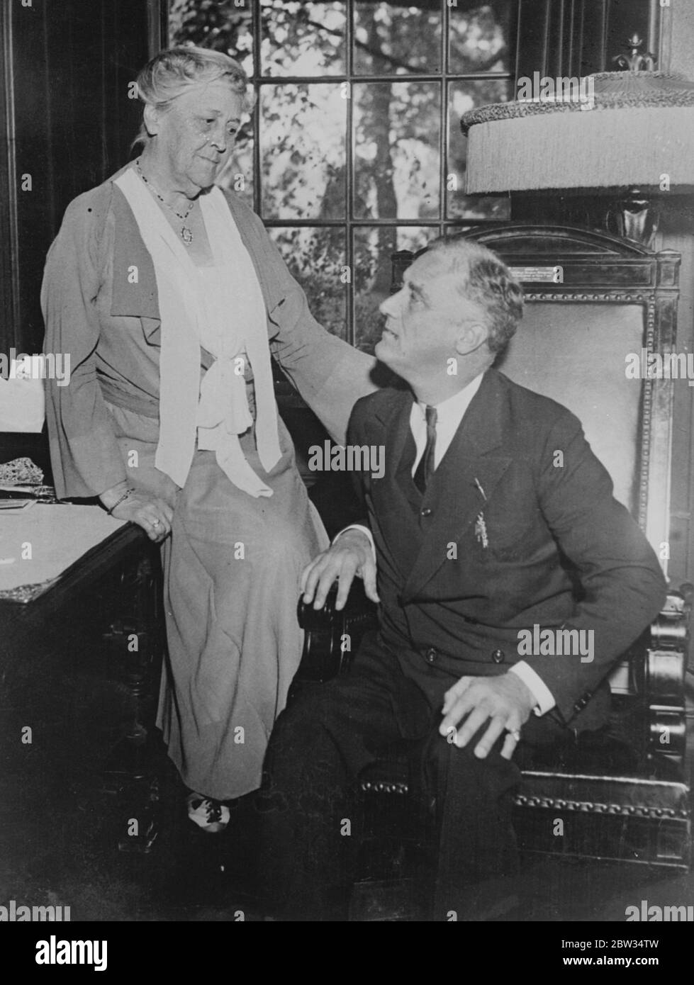 Motherly advice for United States Presidential Candidate . The American Presidential elections take place with President Hoover seeking re election , and with Governor Franklin D Roosevelt and Senator Thomas ( Socialist ) as candidate . Governor Franklin D Roosevelt of New York Receiving some motherly advice from his mother Mrs James Roosevelt and her home in Hyde Park , New York . If Governor Roosevelt is elected Mrs James Roosevelt will be the only living mother of a President for about a decade . 5 November 1932 Stock Photo