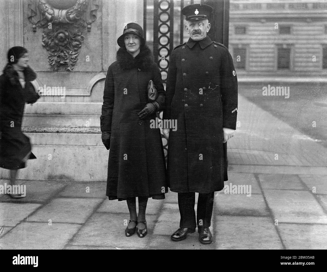 King holds investiture at Buckingham Palace . H M the King held an Investiture at Buckingham Palace , London . PC / J Tinlin , Northumberland Constabulary . 22 February 1933 Stock Photo