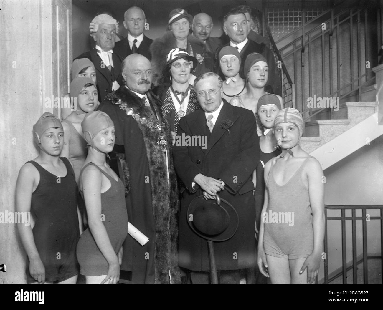 Postmaster General opens Finsbury ' s new public baths . Sir Kingsley