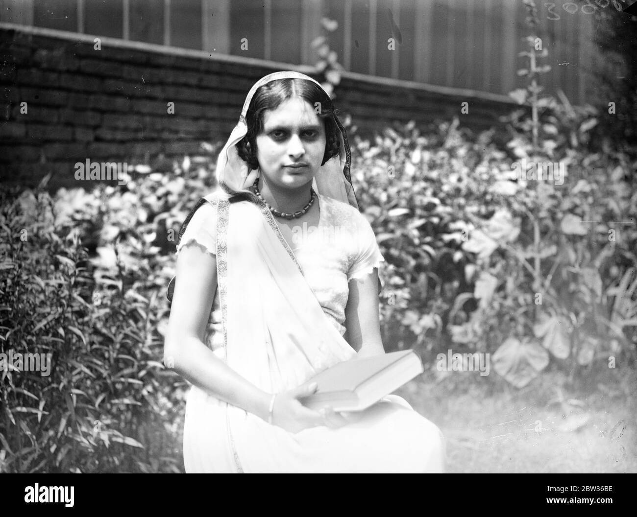 Nineteen year old girl from Ceylon passes bar examination . Not to be called till she is 21 . Miss Avabai Menta , a nineteen year old girl from Colombo , Ceylon has passed the examination for a call to the English Bar . She cannot be called until she is 21 . Miss Mehta was a brilliant scholar at the Maria Grey Training College , London and after she matriculated she read for the Bar in Lincoln ' s Inn . She will be the first woman barrister in Ceylon , although there are several in India . Photo shows , Miss Avabai Mehta photographed at her London home after her success had been announced . 16 Stock Photo