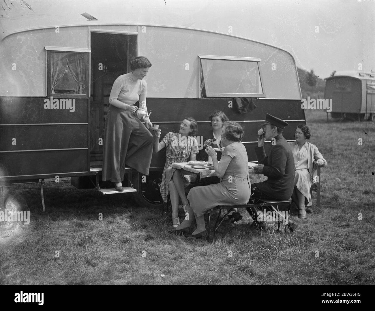 Gracie Fields in her caravan . 30 June 1933 Stock Photo