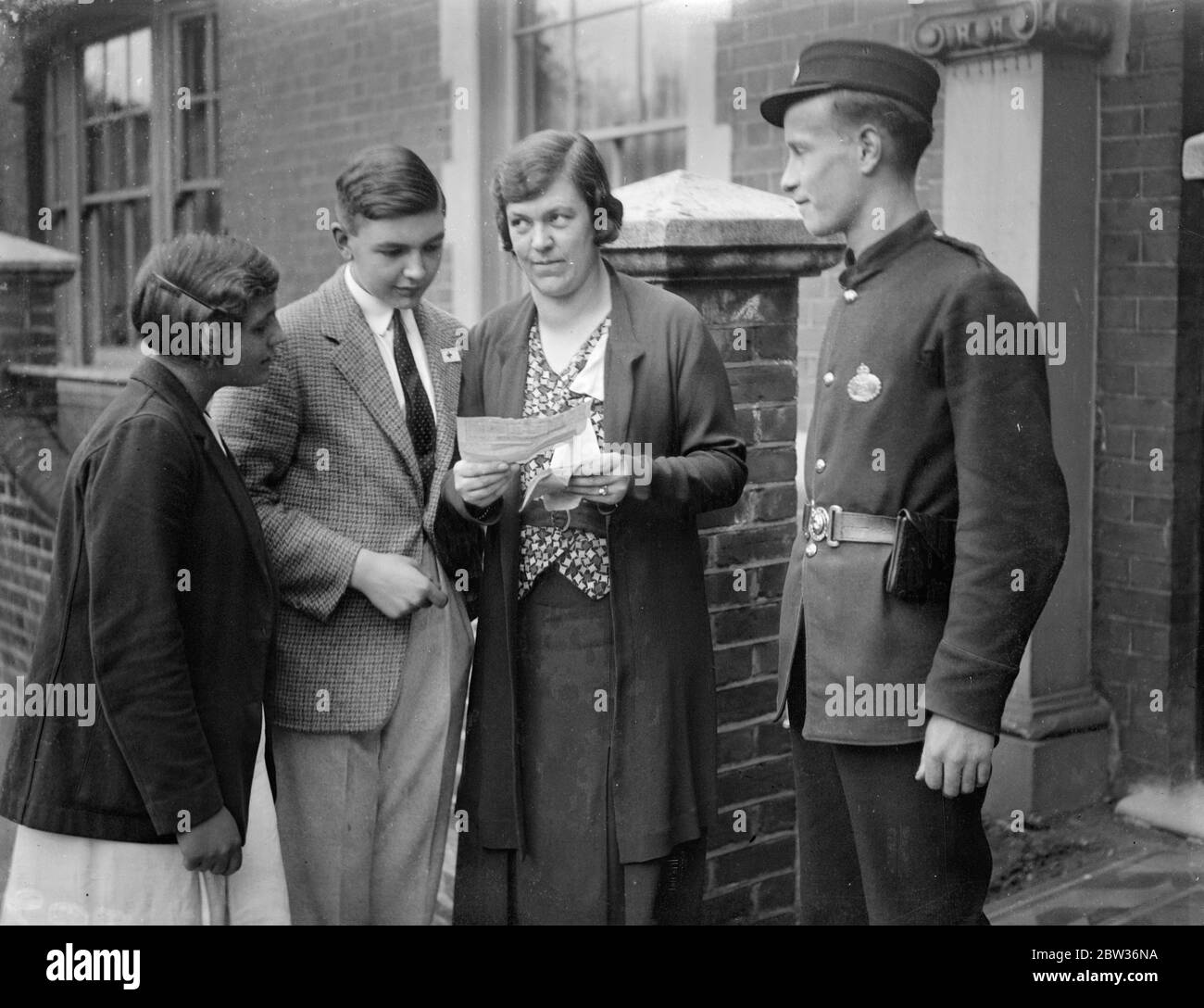 Mrs Thornton receives the news of her husband  s release 