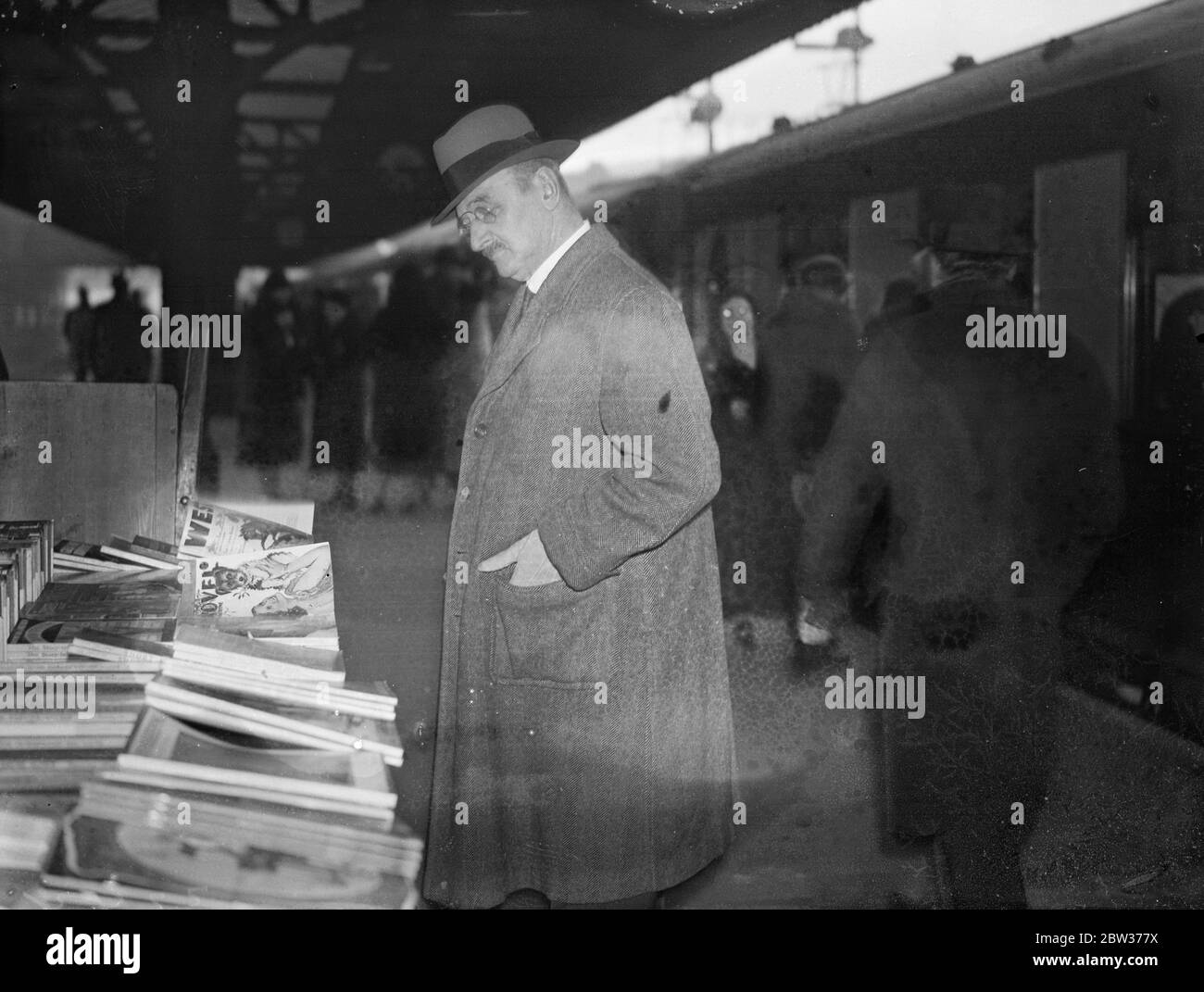 Lord Allenby off to Malaya . Viscount Allenby left Victoria Station , London , for Malaya on an important mission , the object of which is not disclosed . Photo shows ; Lord and Lady Allenby at Victoria before departure . 14 December 1933 Stock Photo