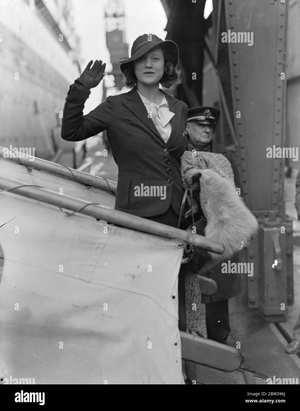 Miss Francine Larrimore , a US actress , arriving at Southampton . April 1934 . 30s, 30's, 1930s, 1930's, thirties, nineteen thirties Stock Photo