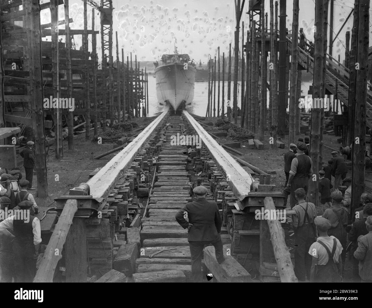New HMS Grafton (H89) a G-class destroyer launched by Lady Barrie at Messrs Thorneycroft's yards at Woolston near Southampton . Photo shows her sliding into the water from her slipway at the launch . 22 July 1935 Stock Photo