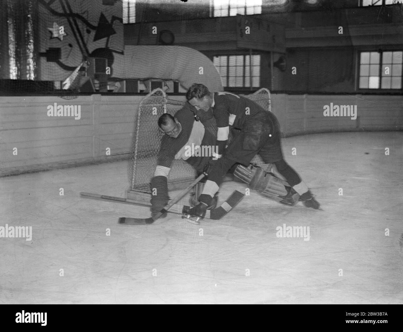 Goalie hockey Black and White Stock Photos & Images - Alamy