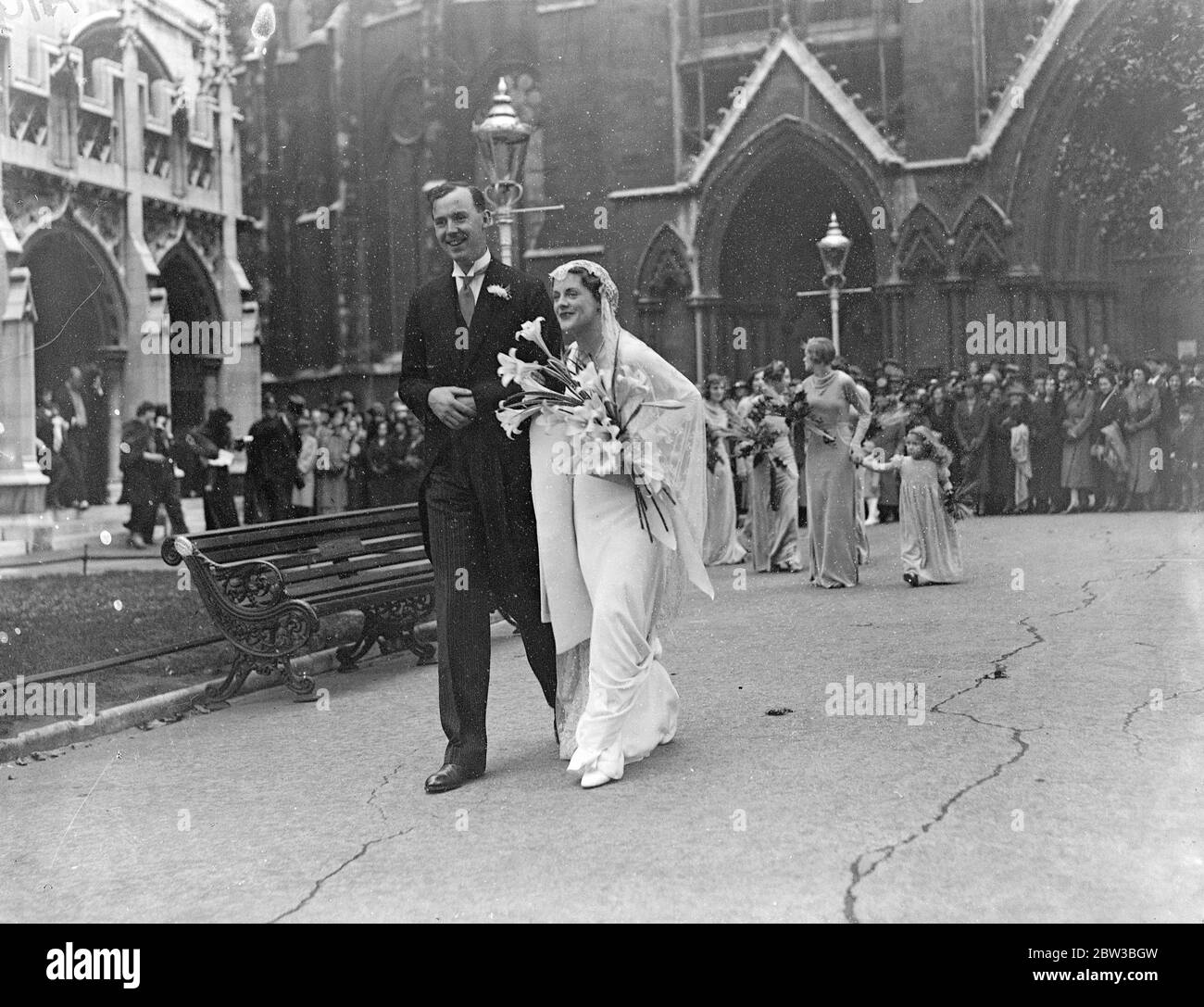 Lord Clive weds to Miss Vida Cuthbert . 18 October 1934 Stock Photo