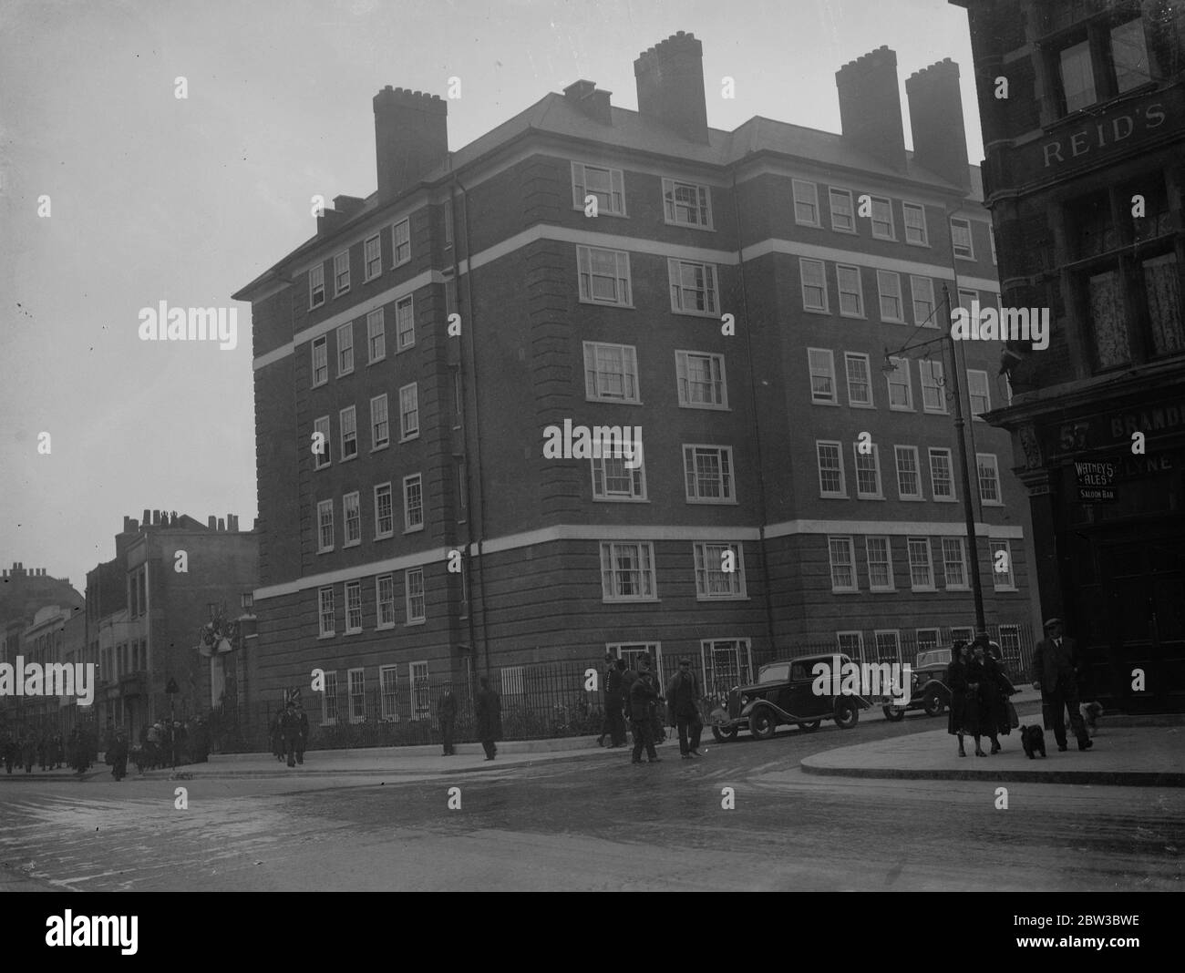 Worker 's flats on Liverpool Road , London . 24 October 1934 Stock Photo