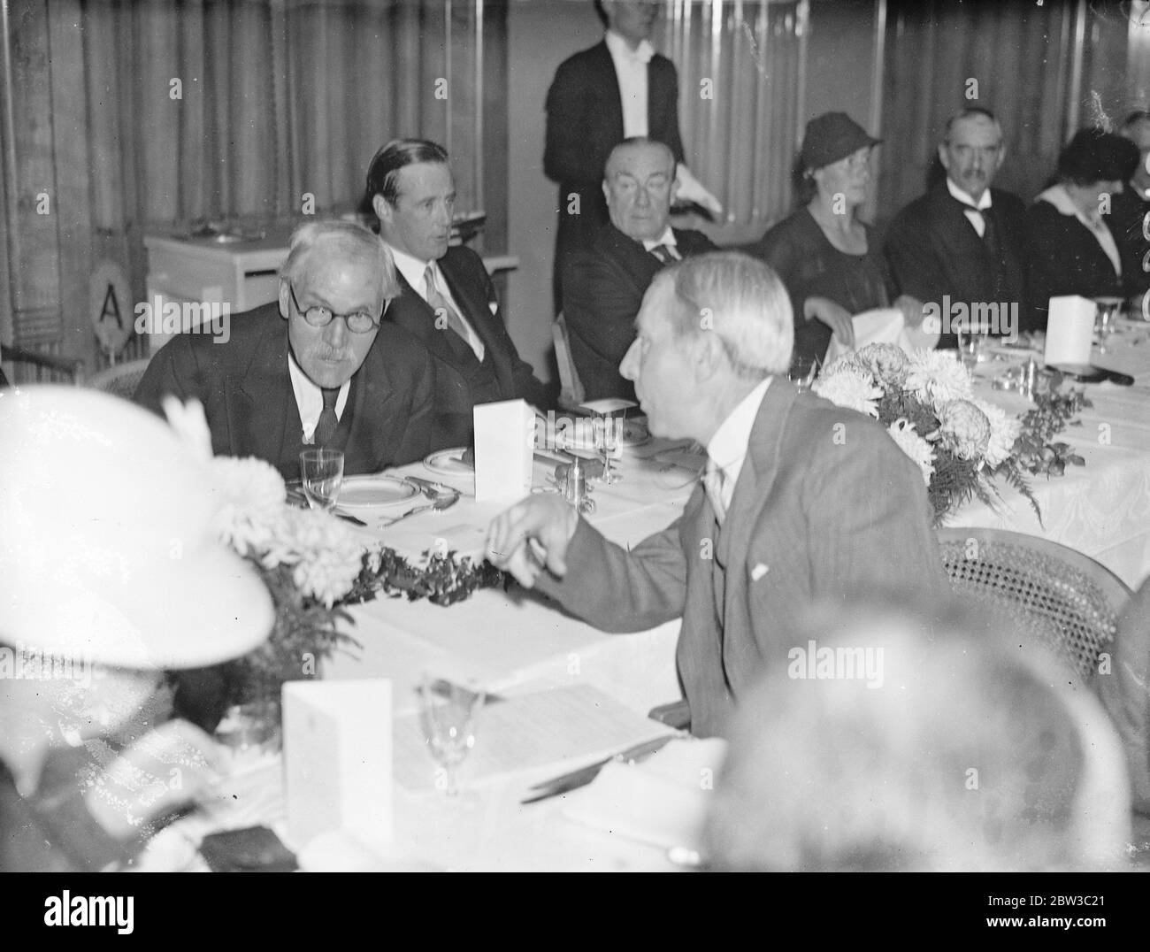 Mr Ramsay McDonald outlines policy at at a luncheon given in his honour by the national labour committee . 29 October 1934 Stock Photo