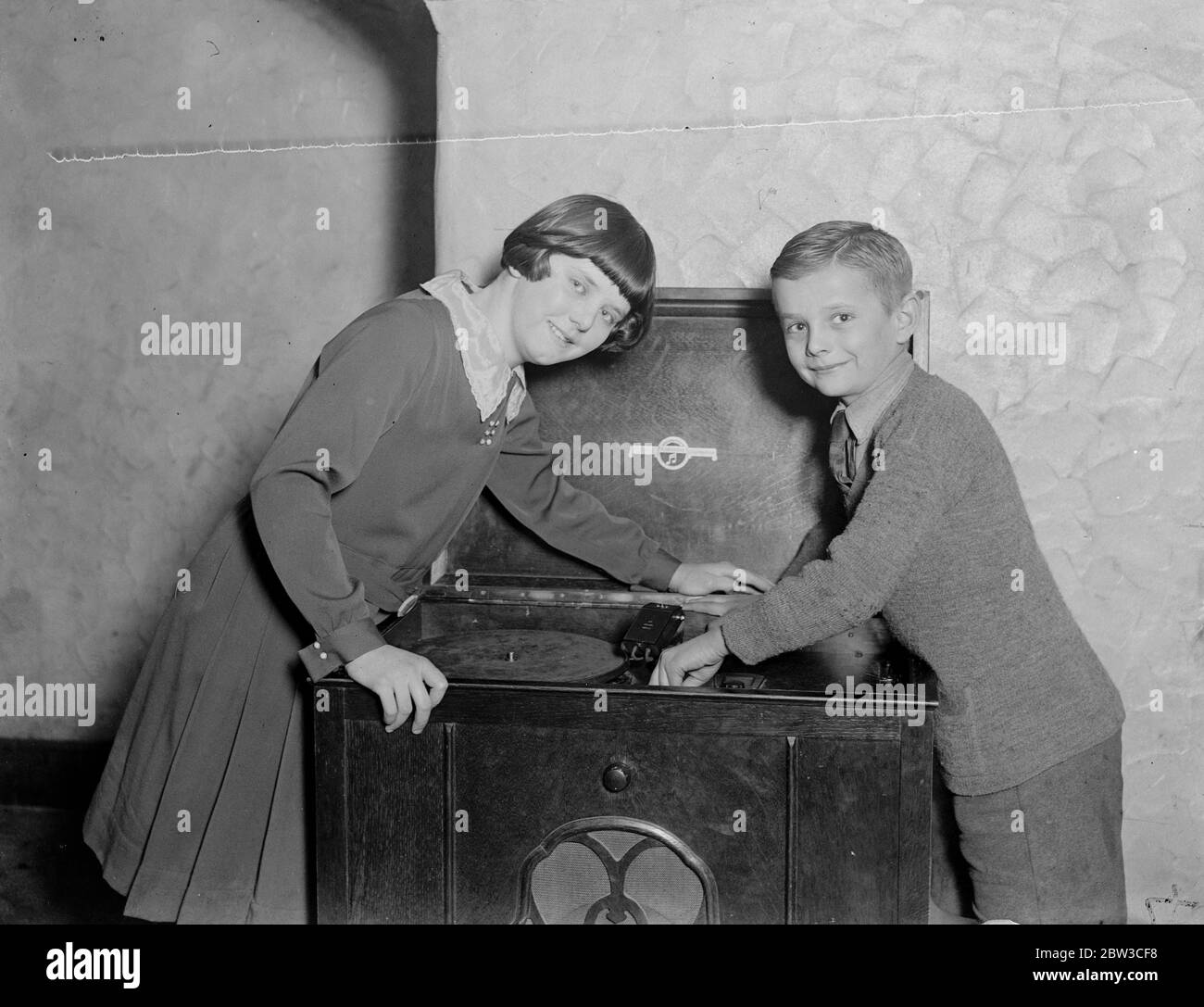 Children launch appeal for the Haverstock Hill Orphanage . 16 November 1934 Stock Photo