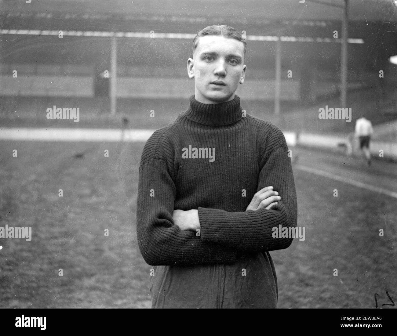 Percy Hooper , Spurs new 6' goalkeeper , tries his practice at White Hart Lane . 8 January 1935 Stock Photo