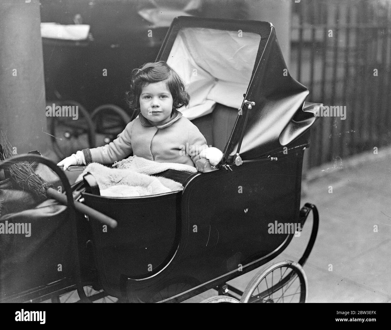 Sarah Spencer , 3 , who will present the  going away  bouquet to the Duchess of Kent . 28 November 1934 Stock Photo