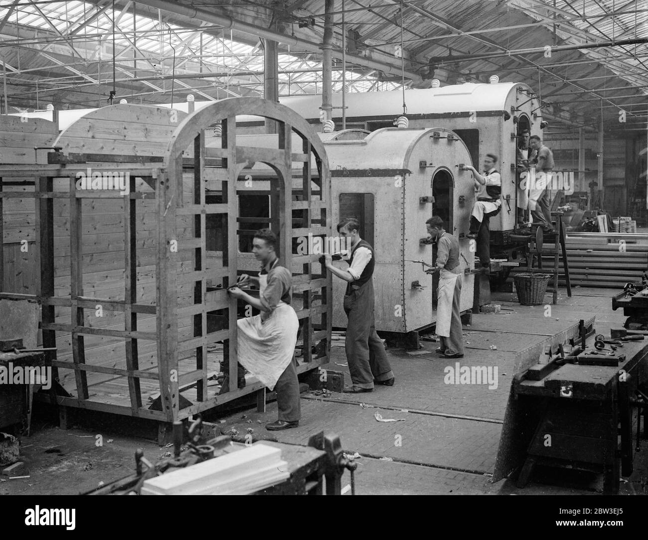 Railway engineering - assembling railway carriages at the Swindon ...