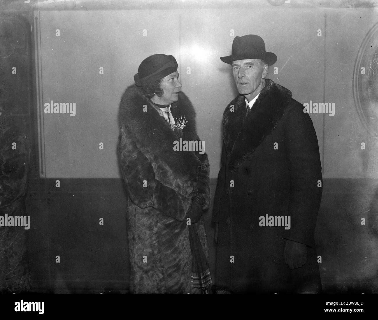 New High Commissioner leaves for Canada . Sir Francis and Lady Floyd . 2 January 1935 Stock Photo