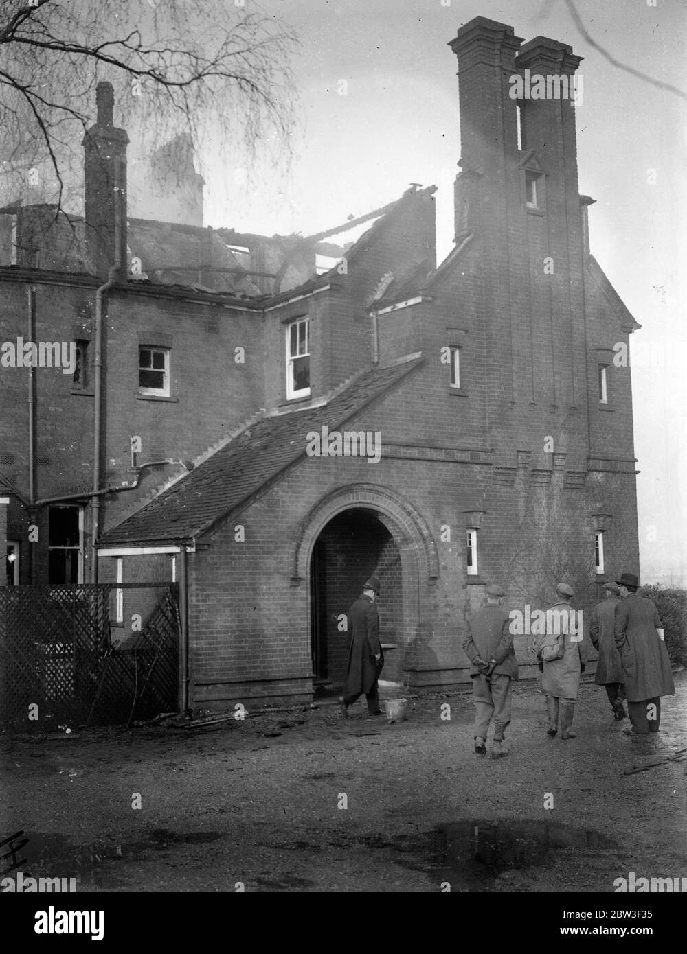 The burnt out mansion in Berkhamsted . 5 March 1936 Stock Photo Alamy