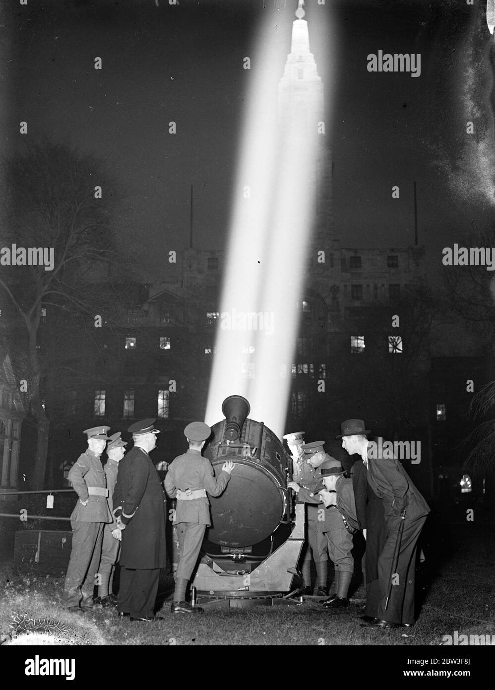 Searchlight s Black and White Stock Photos & Images Alamy