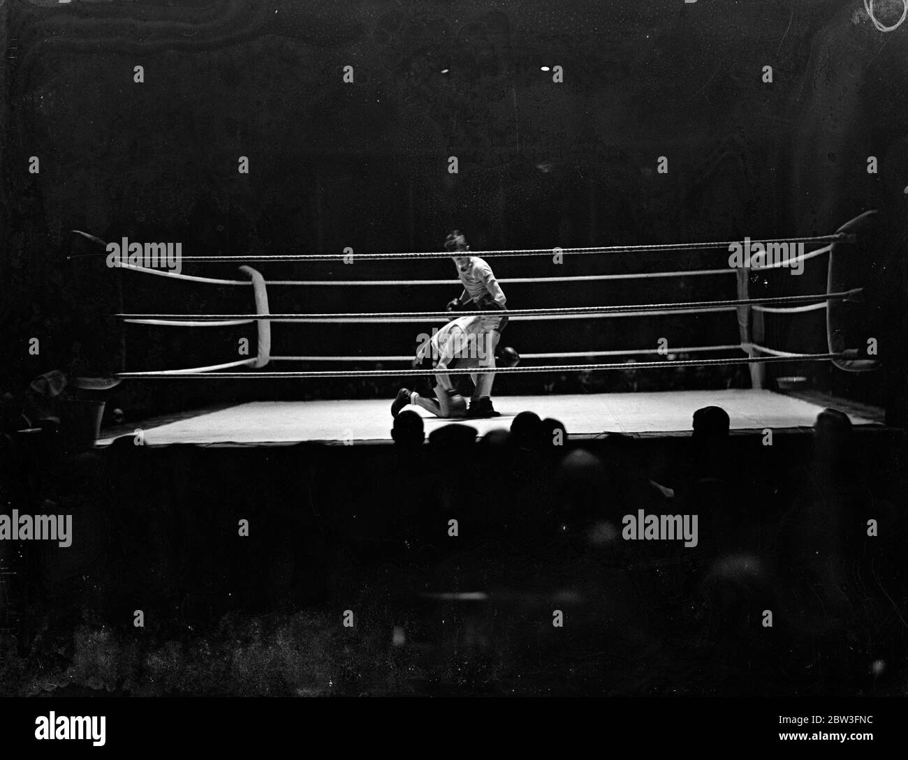 Amateur boxing Black and White Stock Photos and Images image