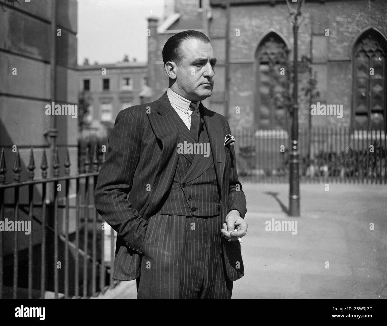 Mussolini ' s London double . Percy Romano , aforty year old London clerk , bears an amazing resemblence to Signor Mussilini , the Italian Dictator .2 August 1935 Stock Photo