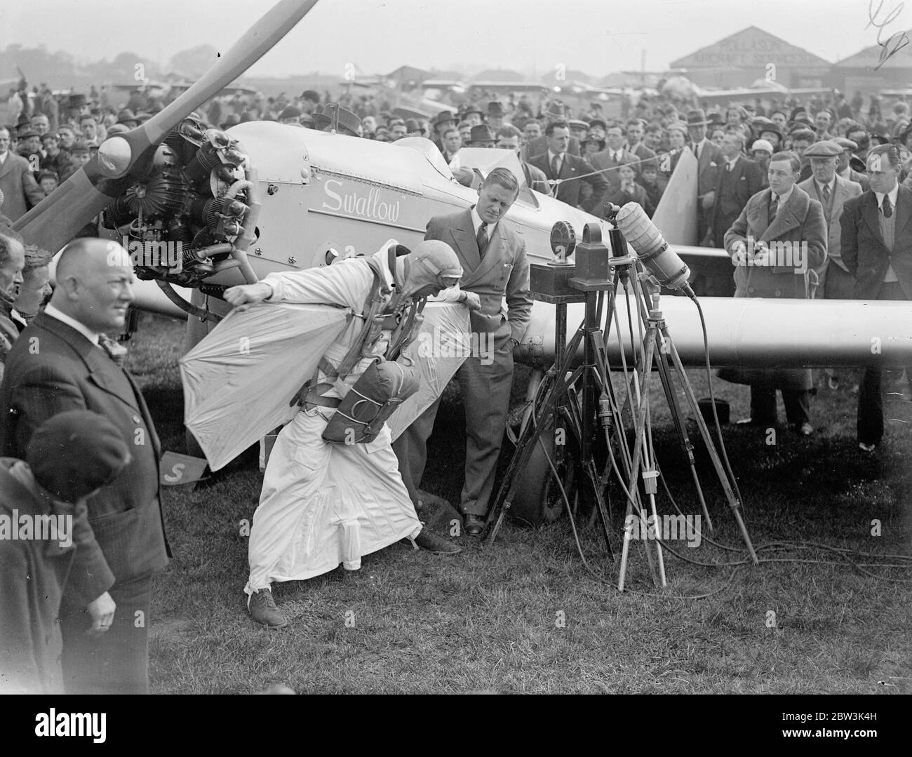 Birdman flies to earth with wings at Hanworth . Clam Sohn , a young