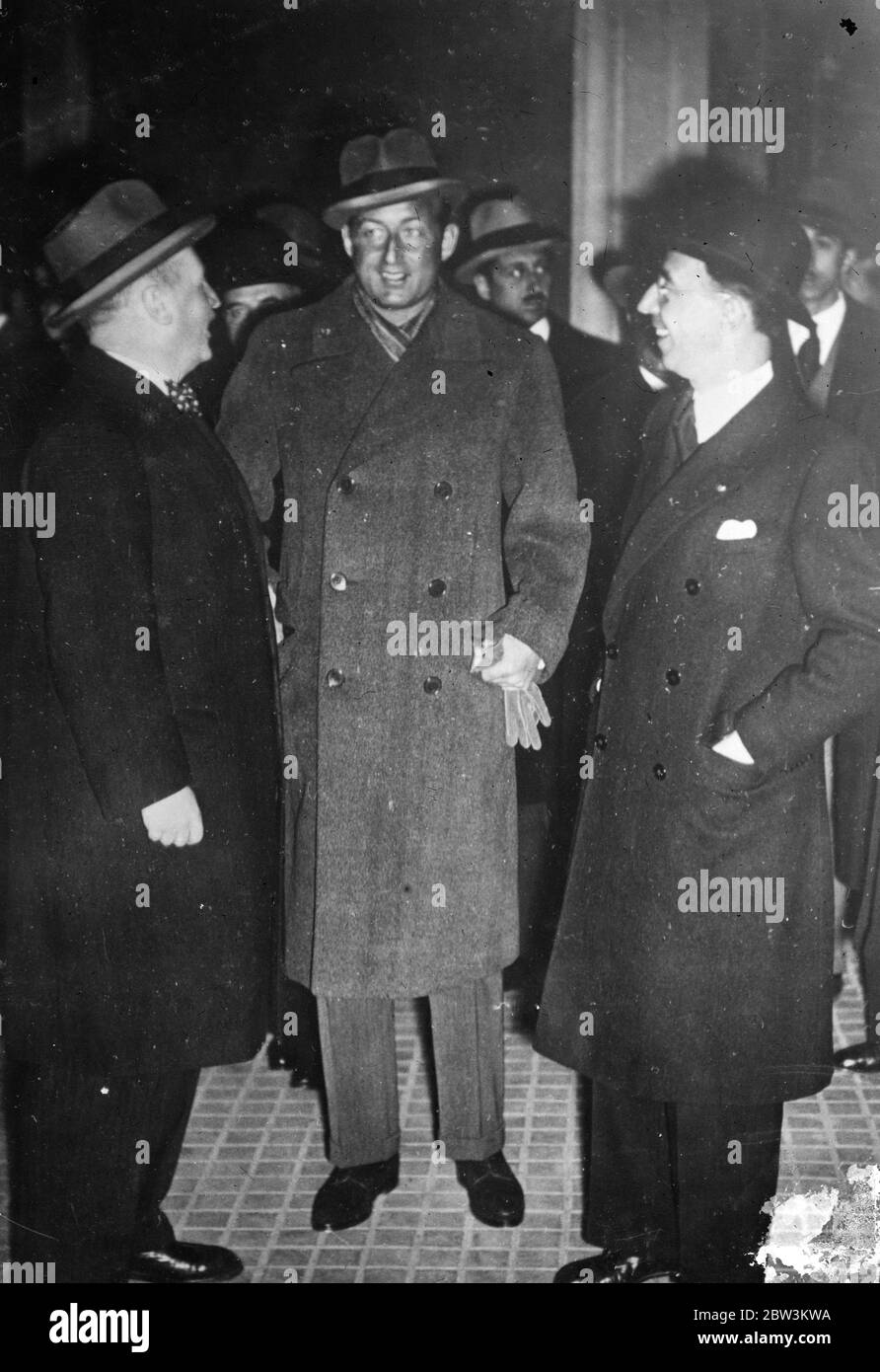 Prince Starhemberg has ' cordial conversation ' with Mussolni . Prince Starhemberg , the Austrian Vice Chancellor , was received by Signor Mussolini during his visit to Rome . They had a ' cordial conversation ; which lasted over an hour . Prince Starhemberg precedes Chancellor Schuschnigg and Baron Berger Waldenegg , Austrian Foreign Minister , who are visiting Rome following Mussolini ' s announcement to his Cabinet that a reunion of the signatories of the Italo Austrian , Hungarian poct would take place . It is understood the aim of the conference is to strengthen the economic and political Stock Photo