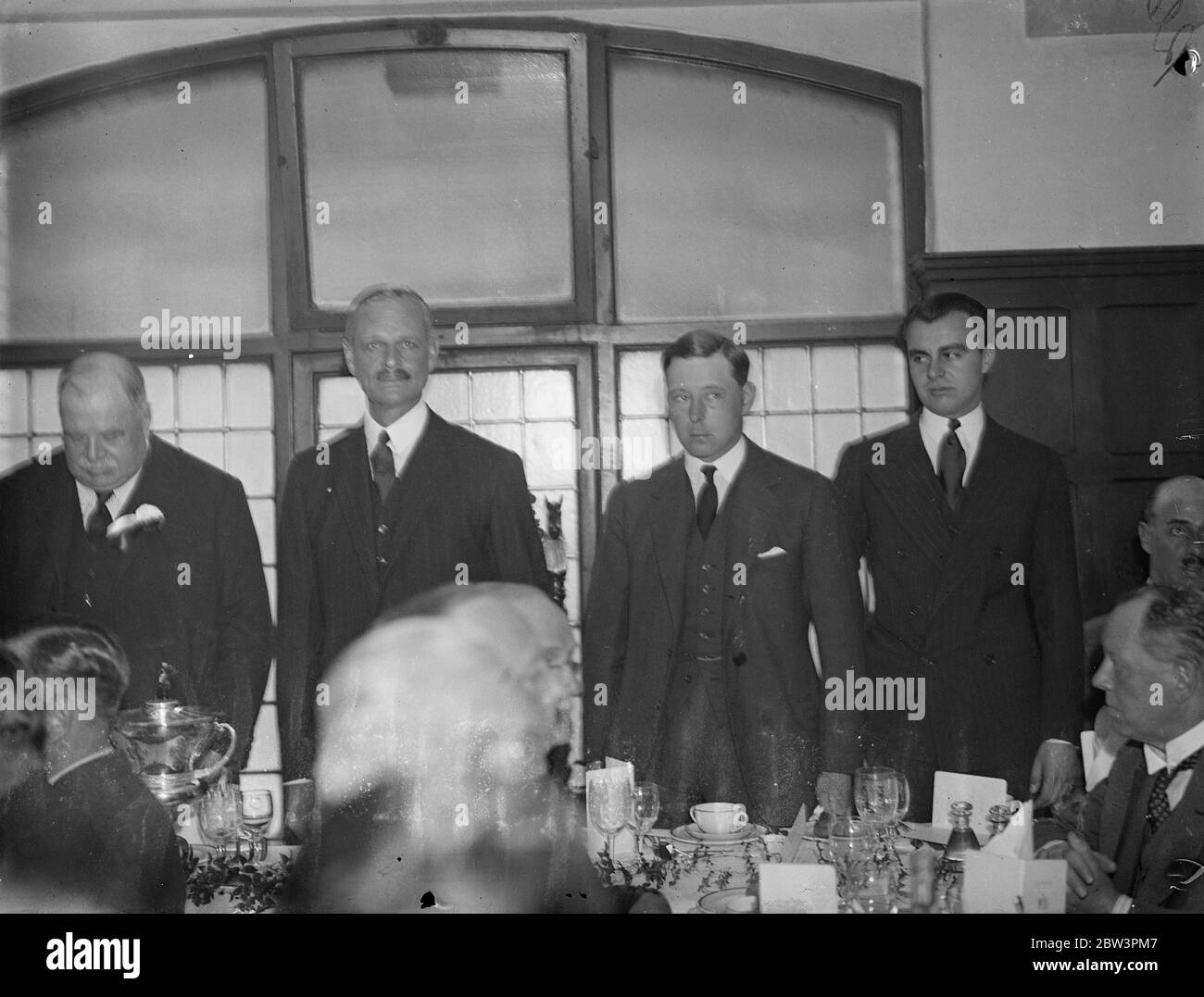 Press club Derby Luncheon . Lord Derby , the Duke of Norfolk and the Marquess of Zetland attended the Press Club Derby luncheon at the Press Club . Photo shows , left to right , Lord Derby , Major Astor , ( Chairmen ) , the Duke of Norfolk and Prince Aly Khan , son of the Aga Khan . 26 May 1936 Stock Photo