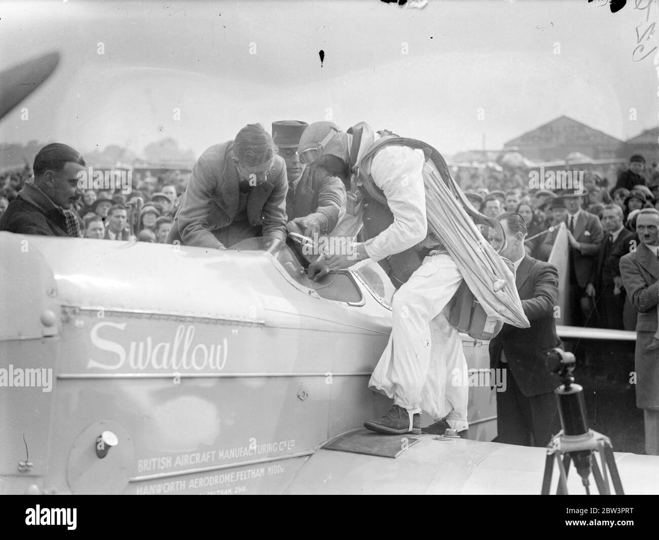 Birdman flies to earth with wings at Hanworth . Clam Sohn , a young