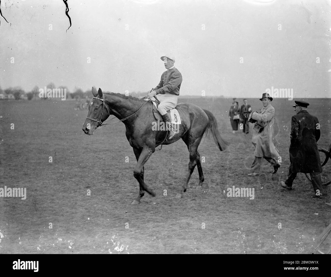 His Grace , ridden by H Wragg , and owned by Lord Carnarvon April 1936 Stock Photo
