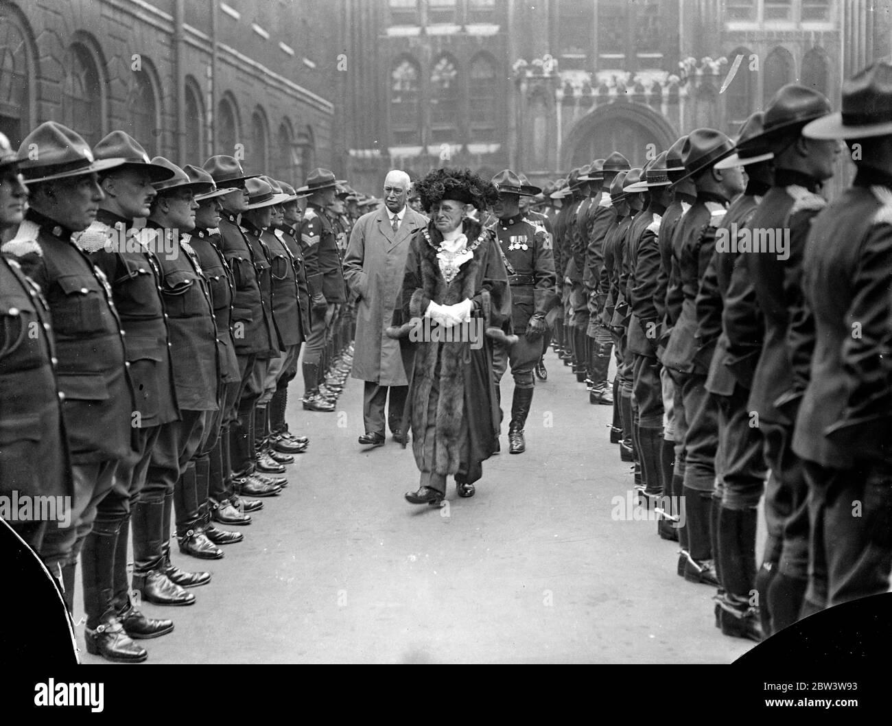 Lord Mayor inspects Legion of Frontiermen at Guildhall . The Lord Mayor , Sir Percy Vincent , inspected the Legion of Frontiermen at their annual parade at the at the Guildhall , London . Photo shows , the Lord Mayor , Sir Percy Vincent , inspecting the Legion of Frontiermen . 10 May 1936 Stock Photo