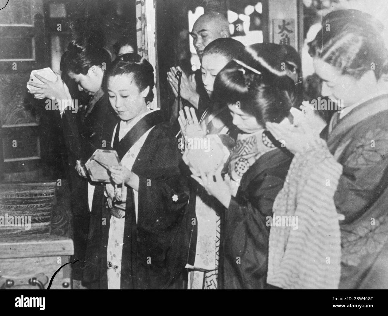 The craze for sit-down strikes has spread to Japan where the geishas ...