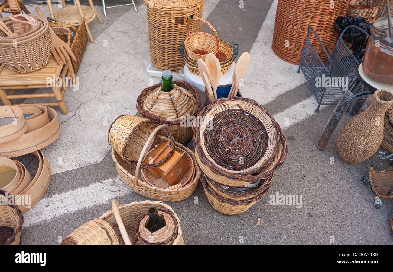wickerwork baskets high resolution stock photography and images alamy wickerwork baskets high resolution stock photography and images alamy