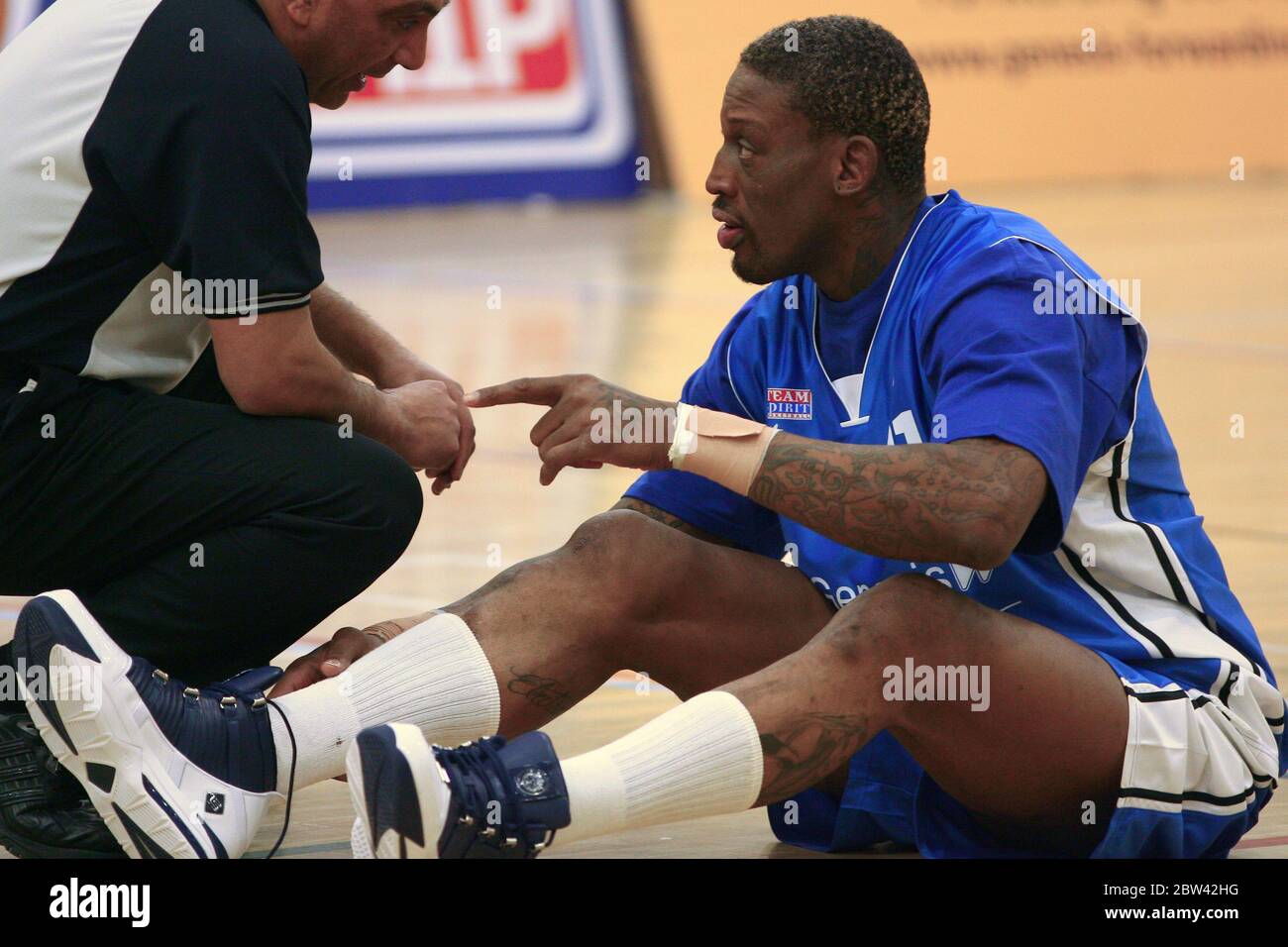 Dennis Rodman wearing the Zoom LeBron III while playing for the Brighton  Bears in January of 2006 #dennisrodman
