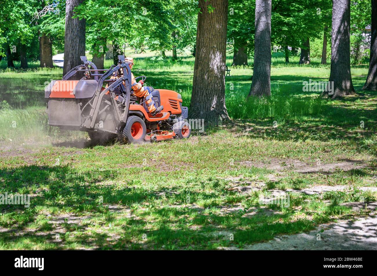 Grass cutting machine hi res stock photography and images Alamy