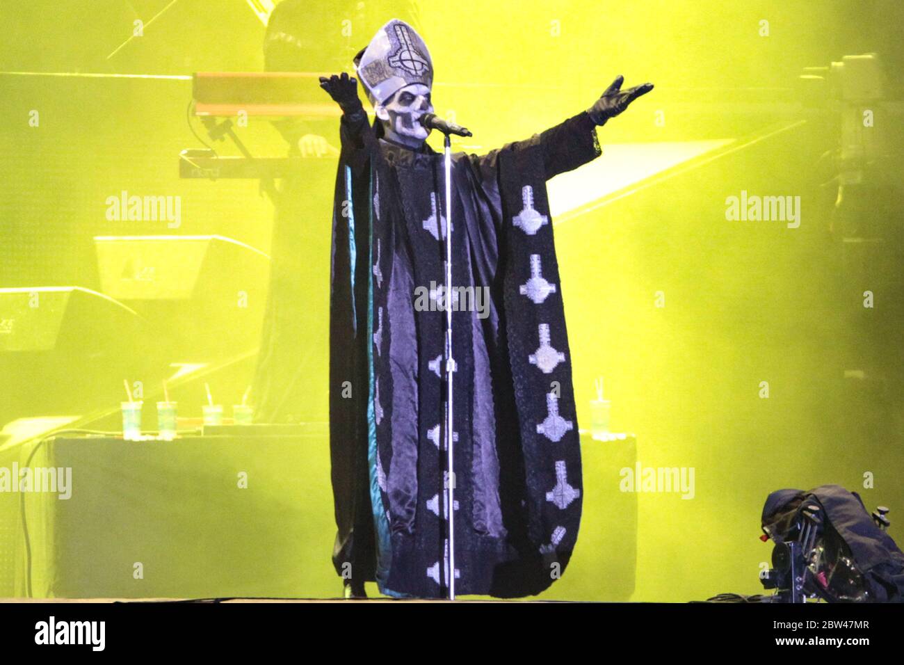Papa emeritus iv hi-res stock photography and images - Alamy