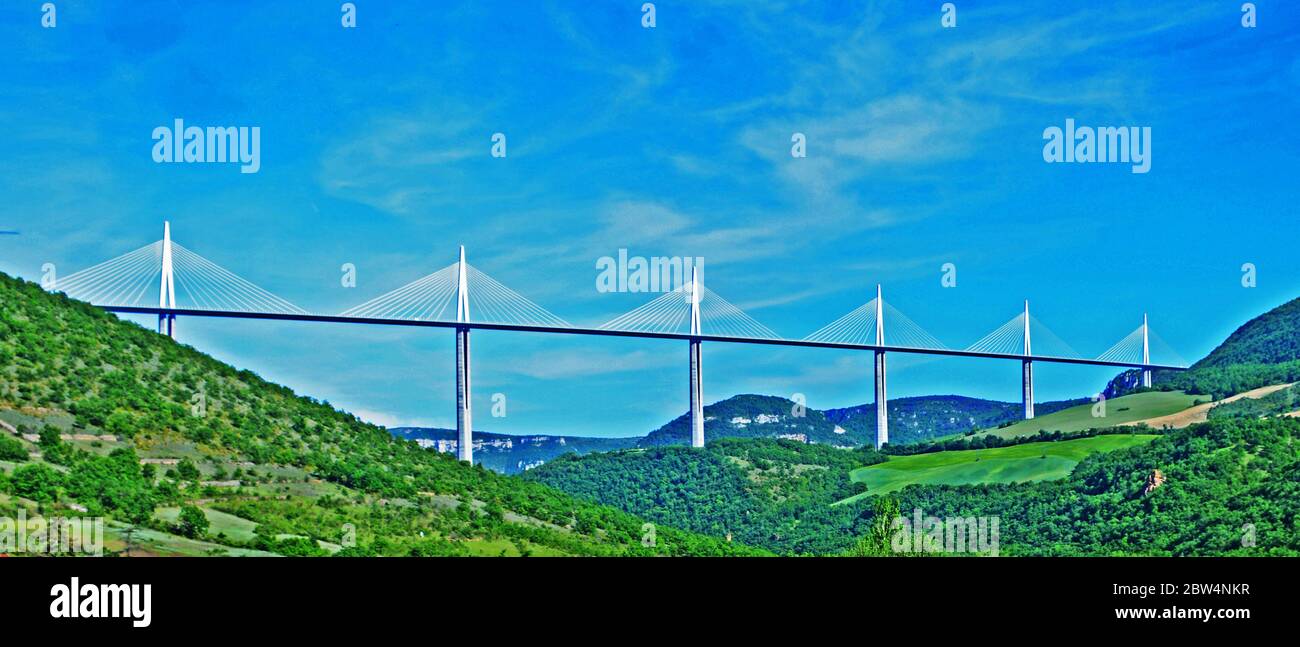 Millau Viaduct, connecting the Causses de Sauveterre and the Causses du Larzac above the Tarn River. Aveyron,France Stock Photo