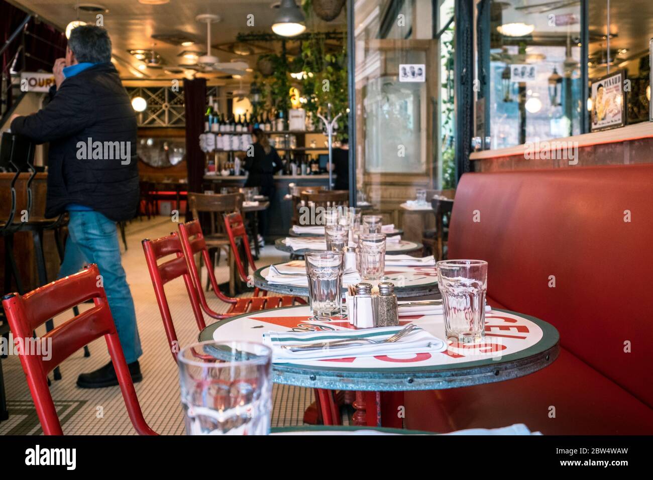 Paris French Bar High Resolution Stock Photography and Images Alamy