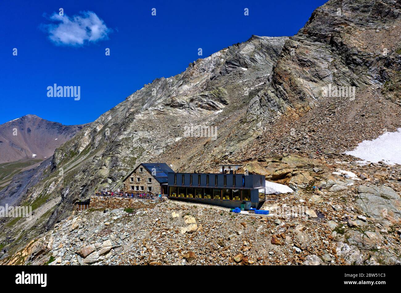 Mountain hut Cabane de Moiry, Grimentz, Valais, Switzerland Stock Photo