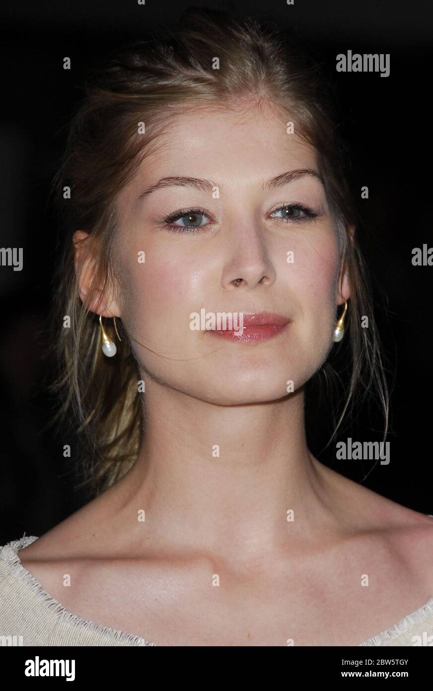 Rosamund Pikel at the Los Angeles Premiere of 